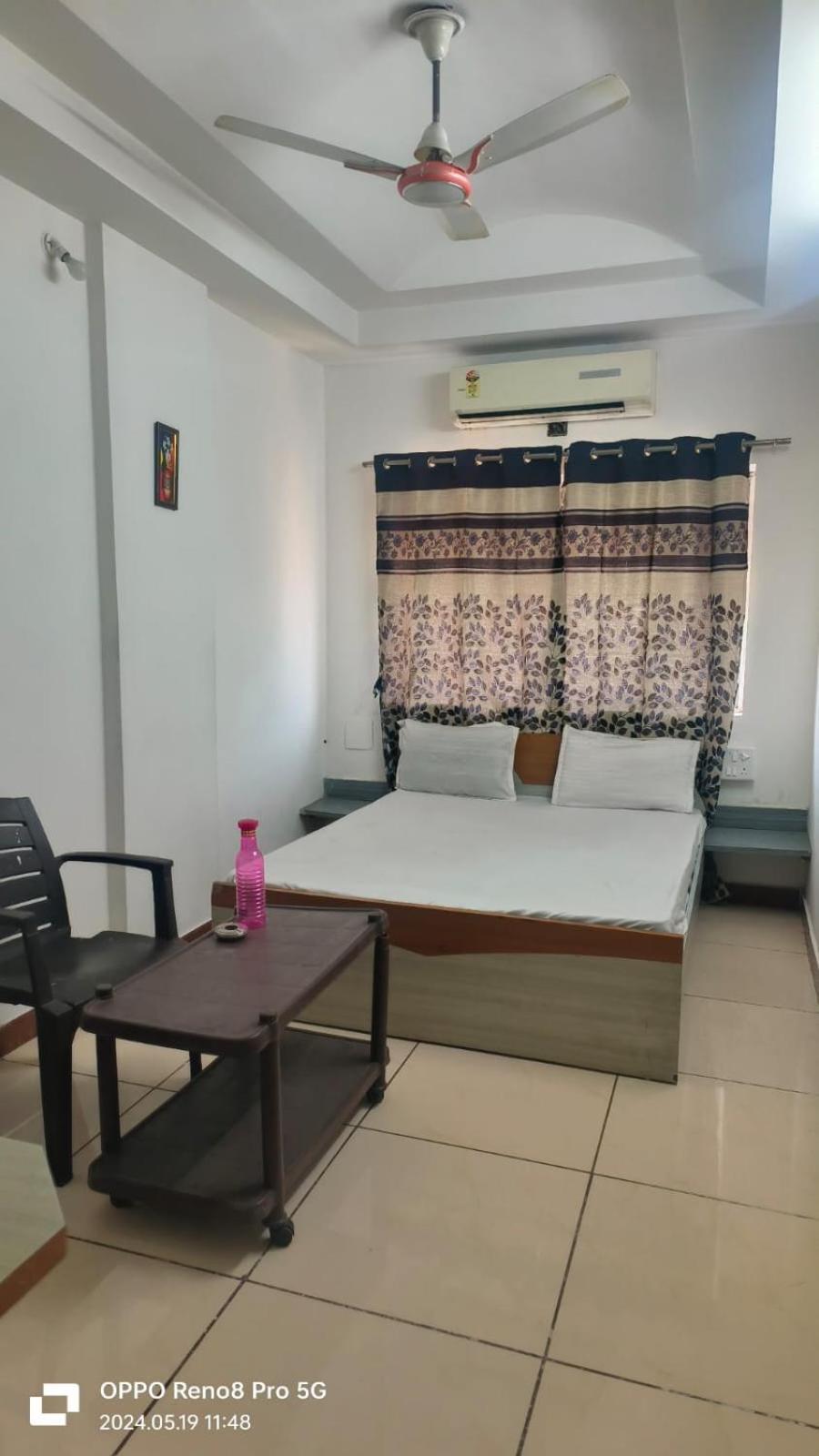Hotel Velvet Rajkot Ngoại thất bức ảnh